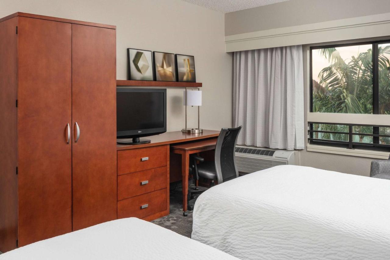 Sonesta Select Miami Lakes Exterior photo